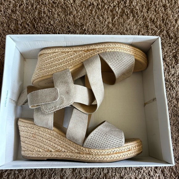 Wedges - Picture 6 of 7